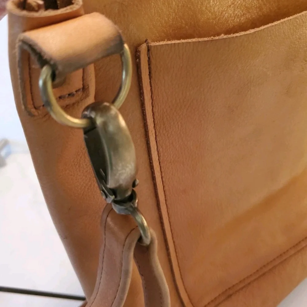 REIMAGINED RAW LEATGER Elegant Tan Leather Crossbody Bag